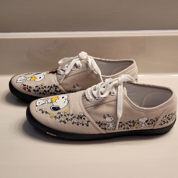 SNOOPY AND WOODSTOCK Floral Tan Canvas Sneakers Women's 10 The Bradford Exchange - Picture 15 of 16